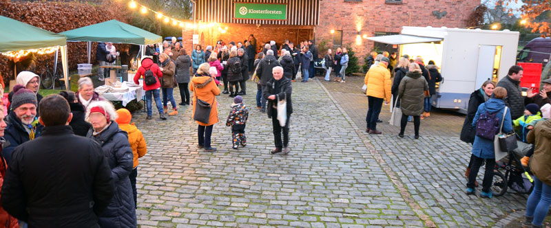 Klosterforsten in Ilten feiern Adventsnachmittag mit vielen Gästen