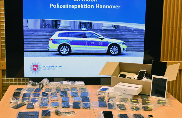 Polizei und Staatsanwaltschaft: Beschlagnahme von Diebesgut und Falschgeld