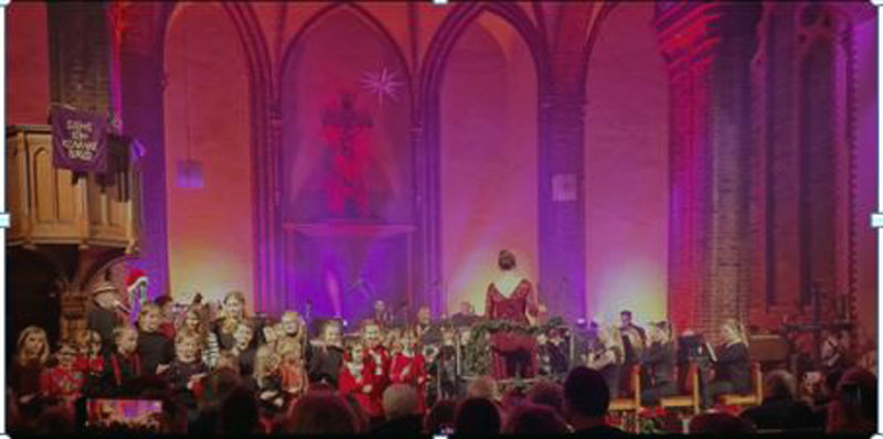 Flötenorchester Rhythm & Flutes aus Ahlten gibt berauschendes Weihnachtskonzert