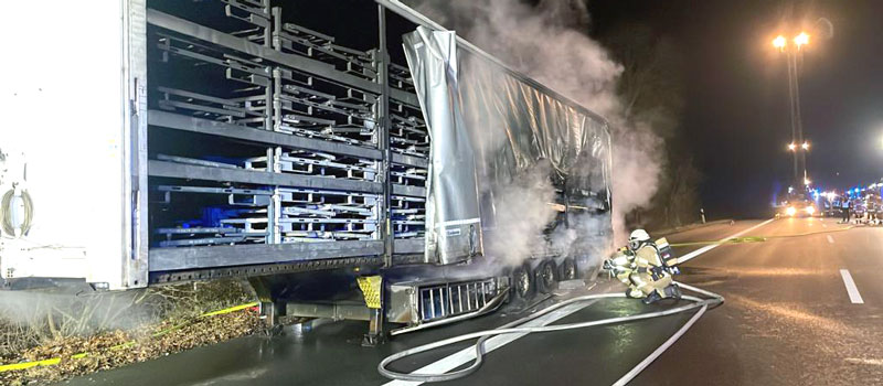 Brennender Sattelauflieger auf der A 2 bei Hämelerwald