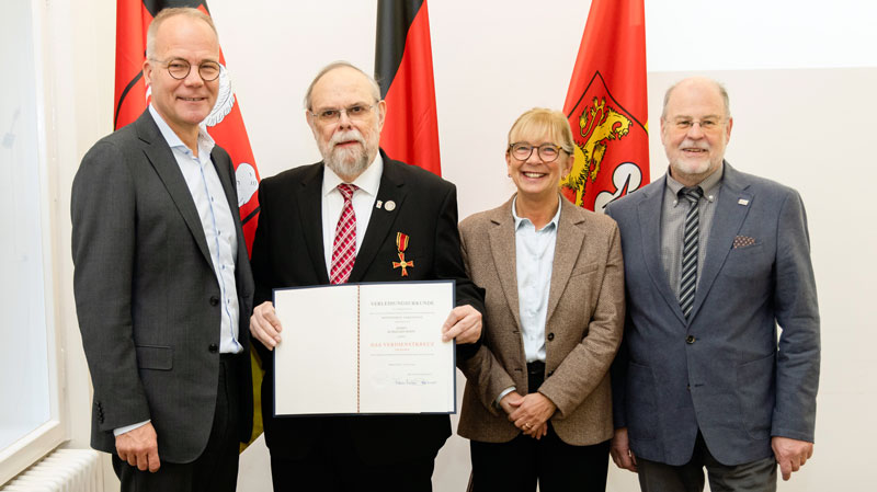 Aktiv in Politik und Sport: Bundesverdienstkreuz für Burkhard Hoppe aus Lehrte