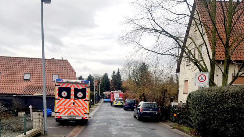 Busbrand in Eqourd endet glimpflich: Schüler verlassen Fahrzeug