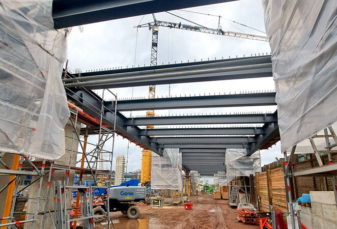 Der Bau der Behelfsbrücke für den Südschnellweg (B 65) hat begonnen