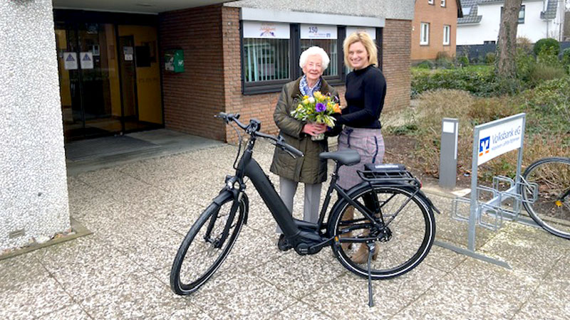 VR-Gewinnsparen: Volksbank-Kundin aus Arpke gewinnt E-Bike