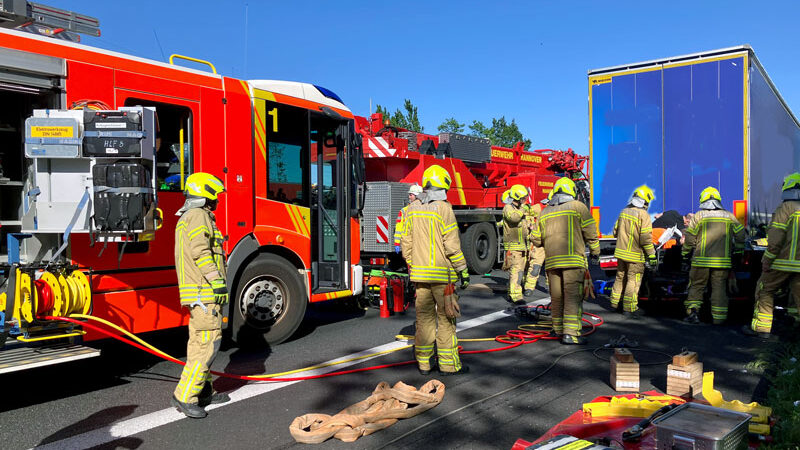 61-Jähriger bei Auffahrunfall auf der A 2 schwer verletzt