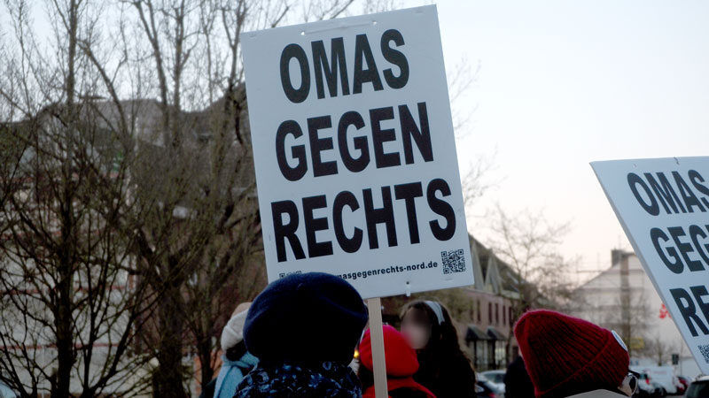 Ohne Migration keine Pflege – Omas gegen Rechts auf Pferdemarkt