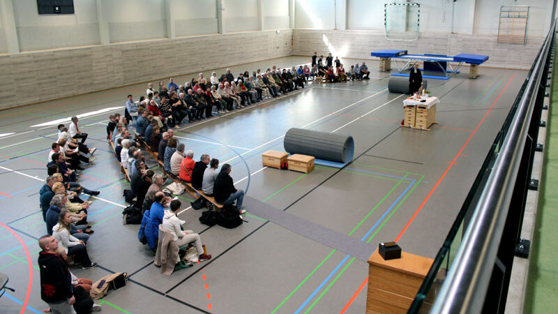 „Der perfekte Wurf“: Sportgottesdienst in Sehnde begeistert die Besucher