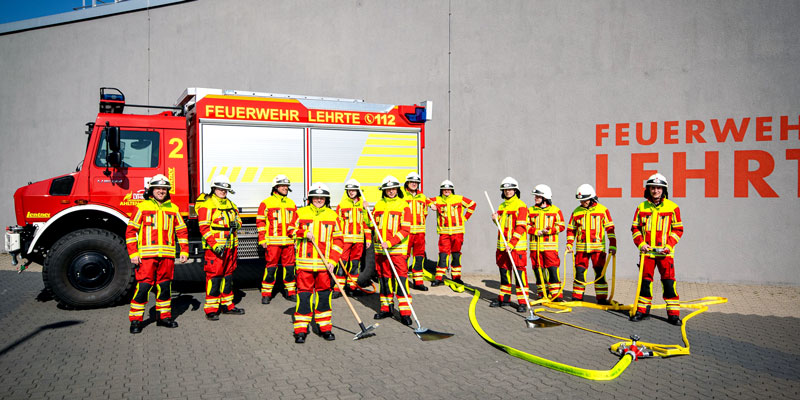 Mehr Sicherheit durch moderne Ausstattung: neue Einsatzkleidung für die Feuerwehr Lehrte