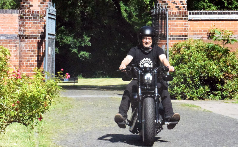 Motorrad-Demo für mentale Gesundheit: mit offenem Visier für Depressionshilfe