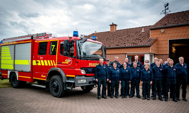 Fahrzeugübergabe: Ortsfeuerwehr Kolshorn übernimmt LF 10 aus Ahlten