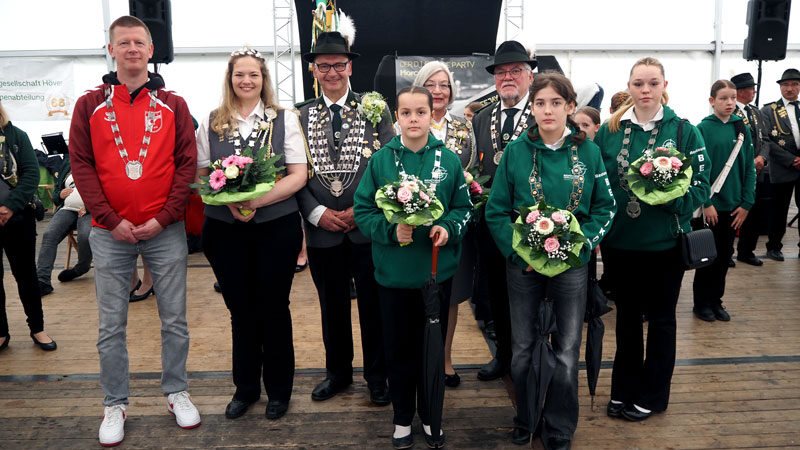 Schützenfest in Höver mit gut besuchtem Festzelt