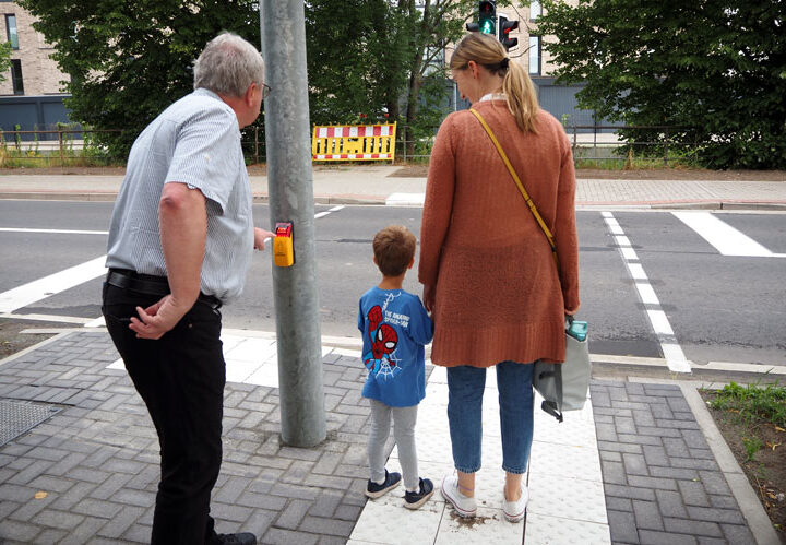 Sicher zur Kita – sicher ins Seniorenheim: Neue Ampel an der Lehrter Straße