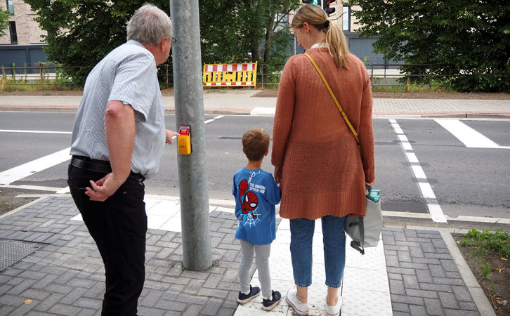Sicher zur Kita – sicher ins Seniorenheim: Neue Ampel an der Lehrter Straße
