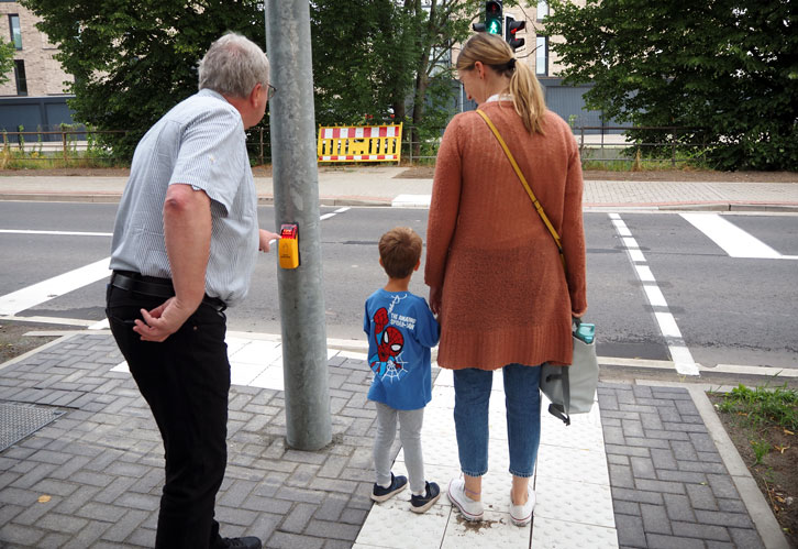 Sicher zur Kita – sicher ins Seniorenheim: Neue Ampel an der Lehrter Straße