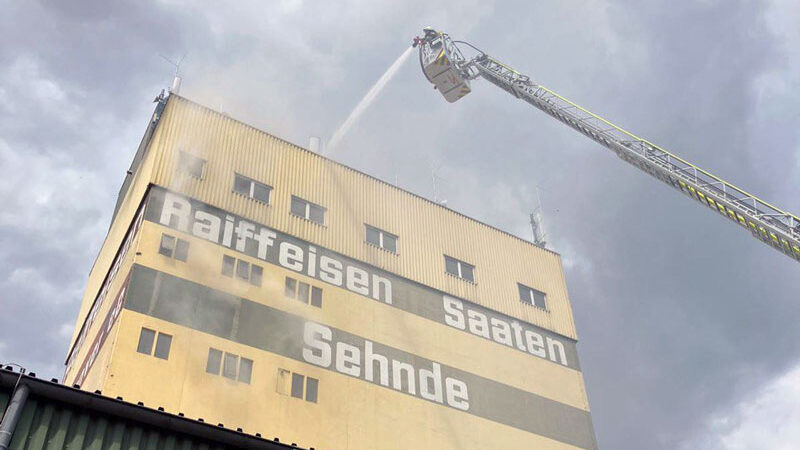 Abschlussmeldung: Feuer im Raiffeisengebäude in Sehnde