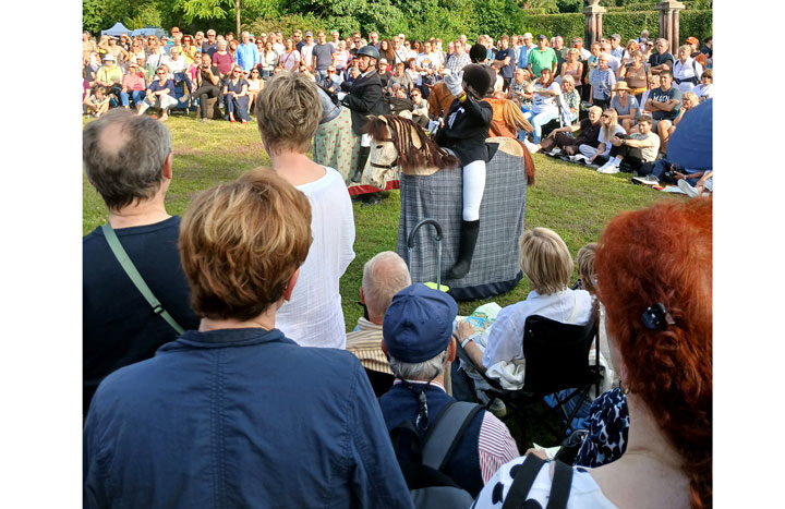 Volles Haus im Großen Kurpark in Bad Pyrmont: Böhlmann-Fans pilgern „meilenweit“