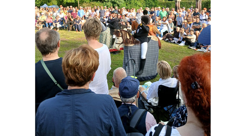 Volles Haus im Großen Kurpark in Bad Pyrmont: Böhlmann-Fans pilgern „meilenweit“