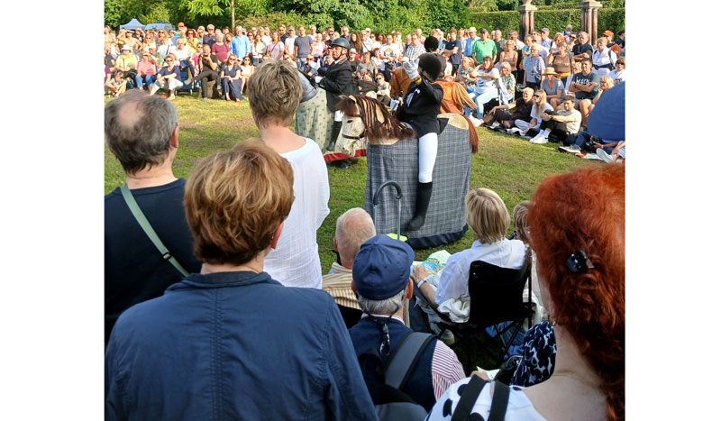 Volles Haus im Großen Kurpark in Bad Pyrmont: Böhlmann-Fans pilgern „meilenweit“