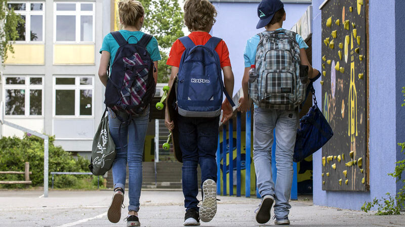 Volle Konzentration zum Schulstart: Studienkreis Sehnde verschenkt Ratgeber und Starterpakete