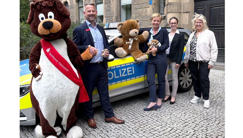 Teddys für Trost in Hannover: mehr als 900 kleine Helfer für Polizeieinsätze
