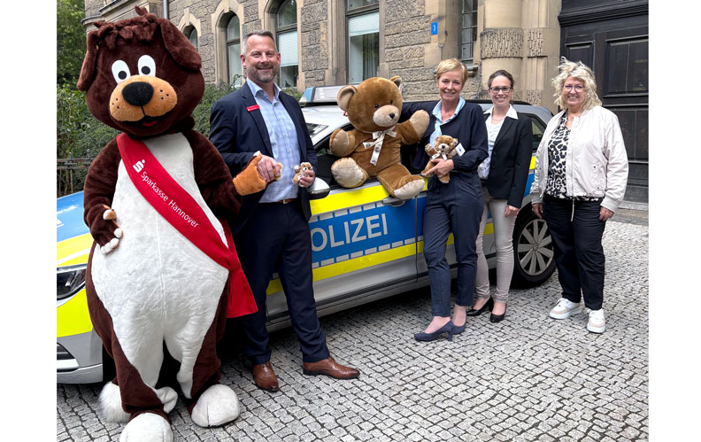 Teddys für Trost in Hannover: mehr als 900 kleine Helfer für Polizeieinsätze