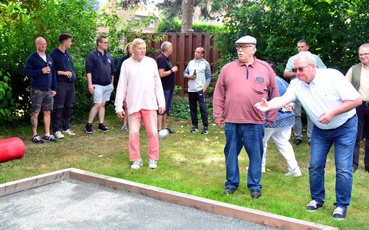 Neuer Boule-Platz in Müllingen eingeweiht