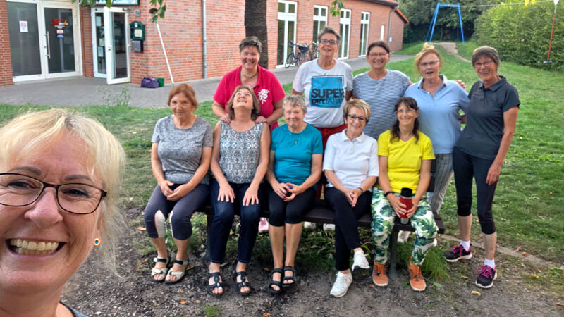 Putzdienst in der Turnhalle Wassel: Damen treffen sich