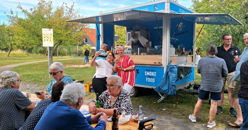 Viele Gespräche und gute Stimmung bei Busches Grillstationen in Bolzum/Wehmingen und Höver