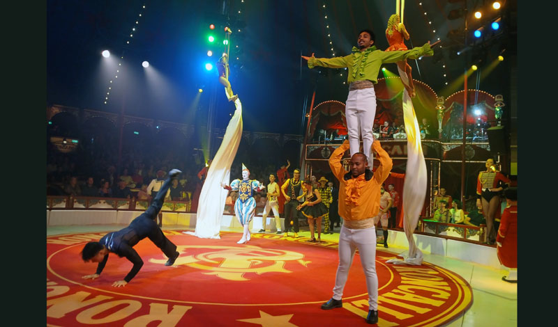 Roncallis Circus-Theater erobert den Waterlooplatz in Hannover