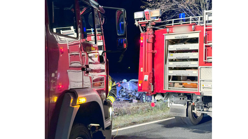 Autofahrer bei Verkehrsunfall bei Müllingen lebensgefährlich verletzt