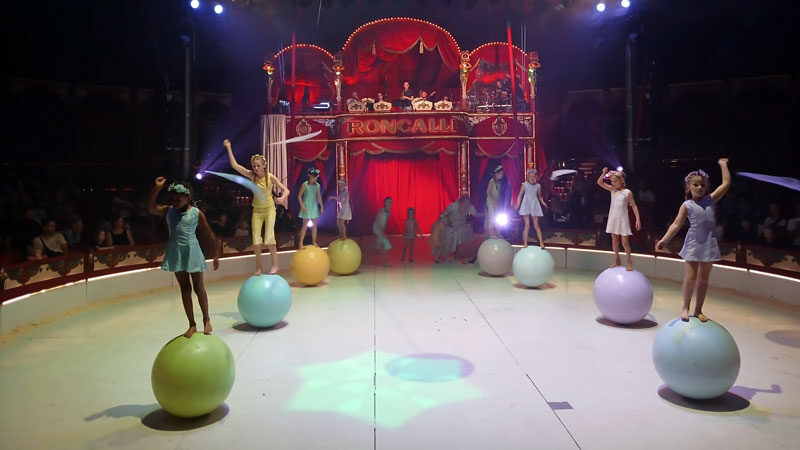 Kinderzirkus Giovanni: Vom Schloss Bellevue in das Circus-Theater Roncalli