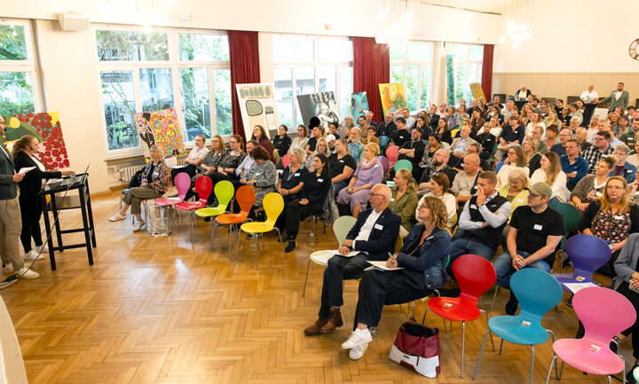 „Breaking the Chains“ – Grenzen überwinden, Teilhabe neu denken: Symposium in Köthenwald