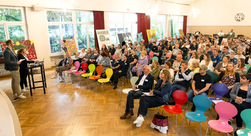 „Breaking the Chains“ – Grenzen überwinden, Teilhabe neu denken: Symposium in Köthenwald