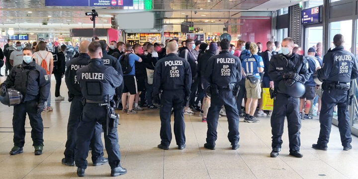 Fußballderby Hannover 96 und Eintracht Braunschweig: Allgemeinverfügung der Bundespolizei