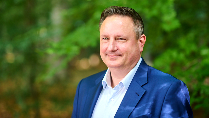 Bürgermeisterkandidat Sandy Steve Choitz stellt sich zur Wahl