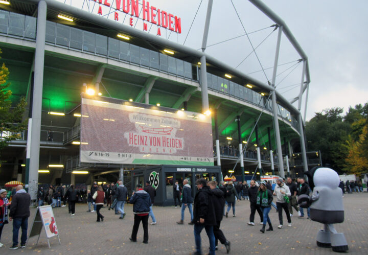 Hannover 96 gegen Schalke 04: den Roten wurden ihre Grenzen aufgezeigt