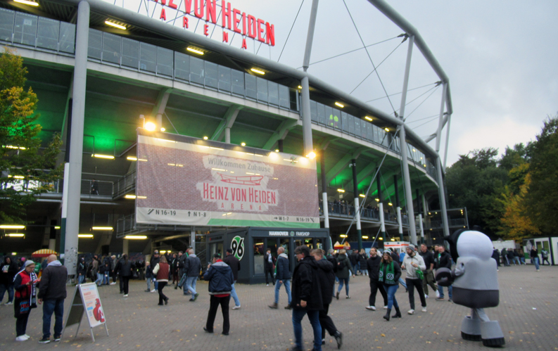 Hannover 96 gegen Schalke 04: den Roten wurden ihre Grenzen aufgezeigt