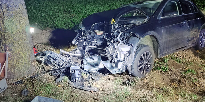 Verkehrsunfall mit eingeklemmter Person zwischen Bierbergen und Oedelum