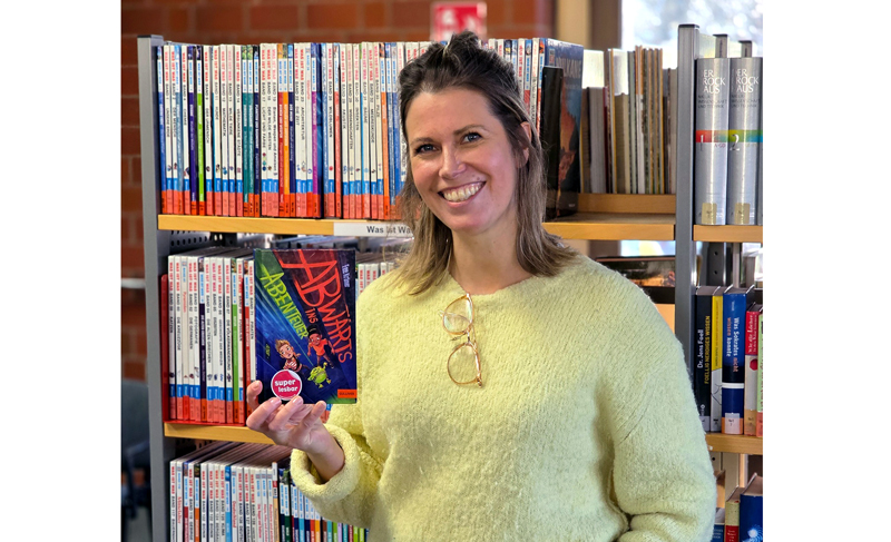 Vorlesetag: Fee Krämer in der Stadtbibliothek Lehrte mit ihrem Buch „Abwärts ins Abenteuer“