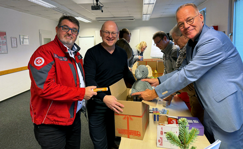 Weihnachtstrucker erfolgreich gestartet: Die ersten 136 Pakete für die Ukraine sind da