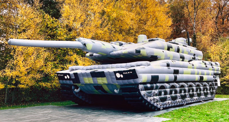 Einmalige „Panzer-Hüpfburg“ aus Sehnde