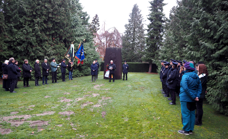 Zentrale Gedenkfeier in Sehnde zum Volkstrauertag 2025
