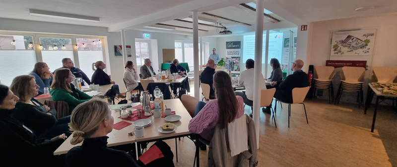 Ausbildungsfrühstück in kleiner Runde im Klimazentrum Sehnde