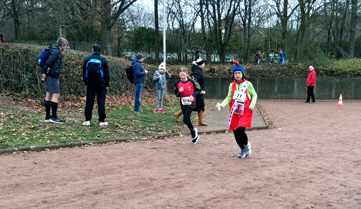 Doppelsieg im Jahrgang 2017 und zwei weitere Siege beim 46. Nikolauslauf in Mühlenberg
