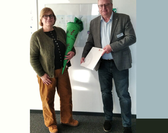 Bürgermeister verabschiedet Mitarbeiterin der Stadt Sehnde in den Ruhestand