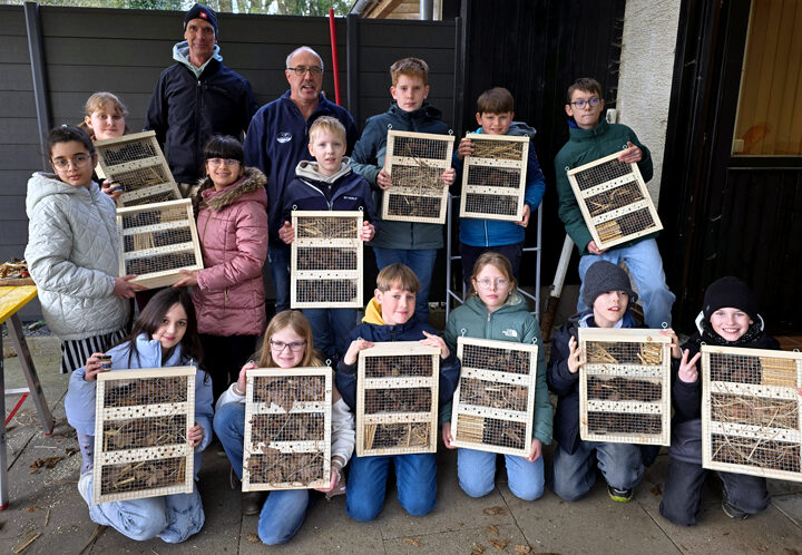 Mit Herz und Hand für die Natur: Kinder bauen Insektenhotels beim Ferienpass Sehnde