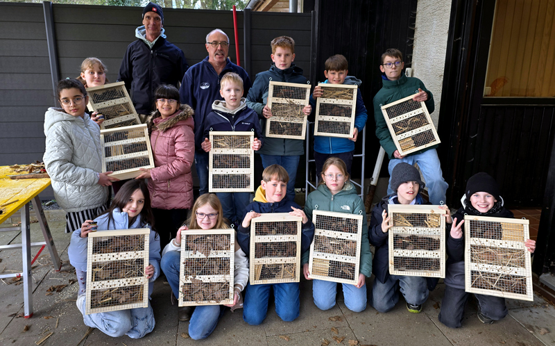 Mit Herz und Hand für die Natur: Kinder bauen Insektenhotels beim Ferienpass Sehnde