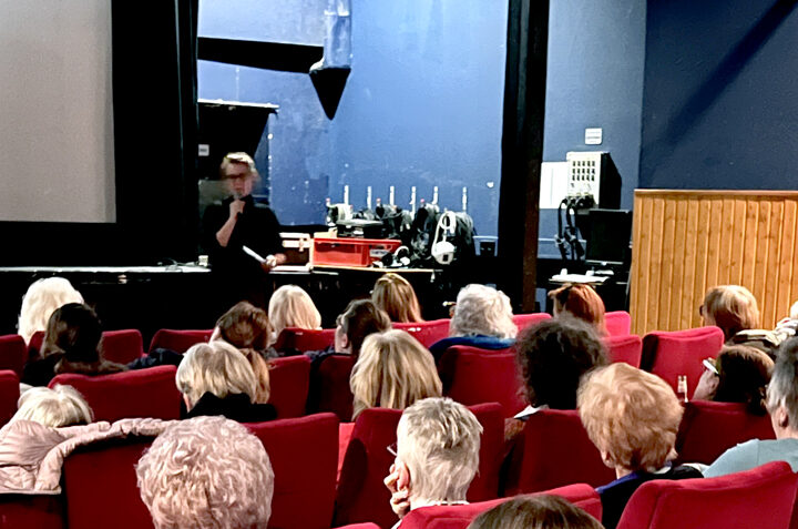 Großer Zuspruch für Filmabend zum Internationalen Frauenkampftag in Lehrte