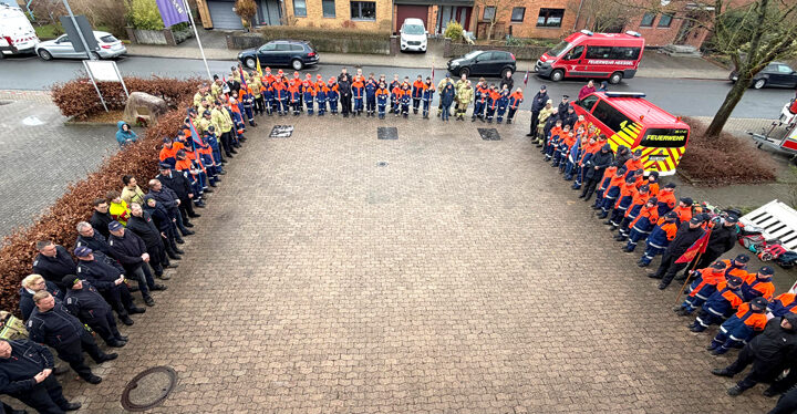 Stadtjugendfeuerwehr Lehrte auf Orientierungsmarsch in Sievershausen
