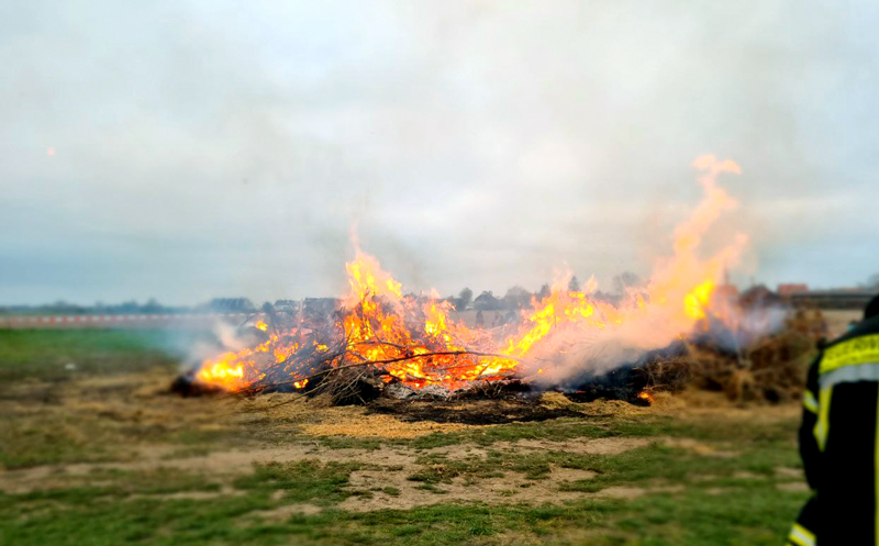 Osterfeuer der Jugend in Müllingen-Wirringen